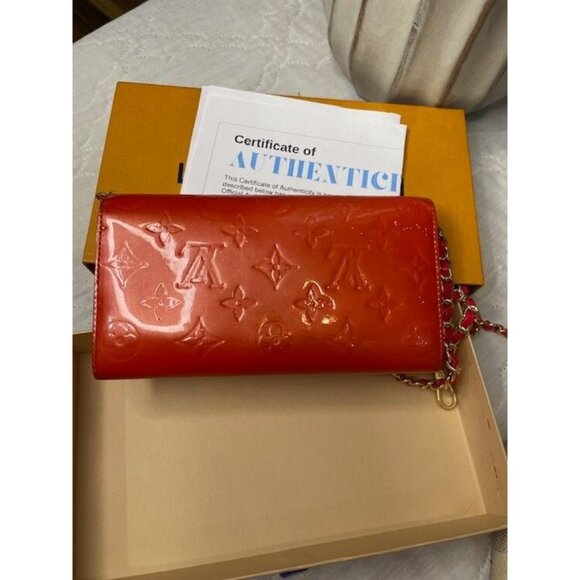 Preloved Louis Vuitton Vernis Sarah Long Wallet – Red w/ Gold Hardware & Matchin - Picture 2 of 4